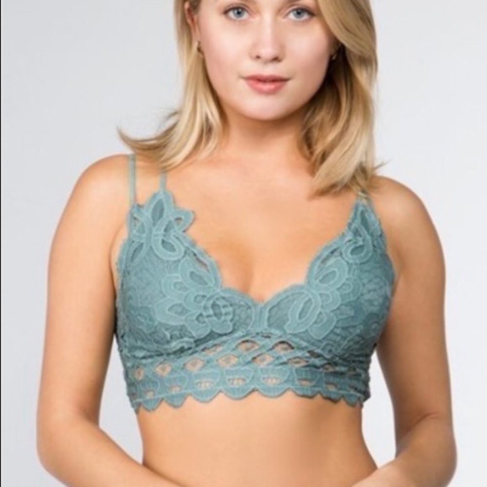 Black Lace Bralette - Picture 5 of 6